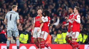 的足球交锋 的足球交锋